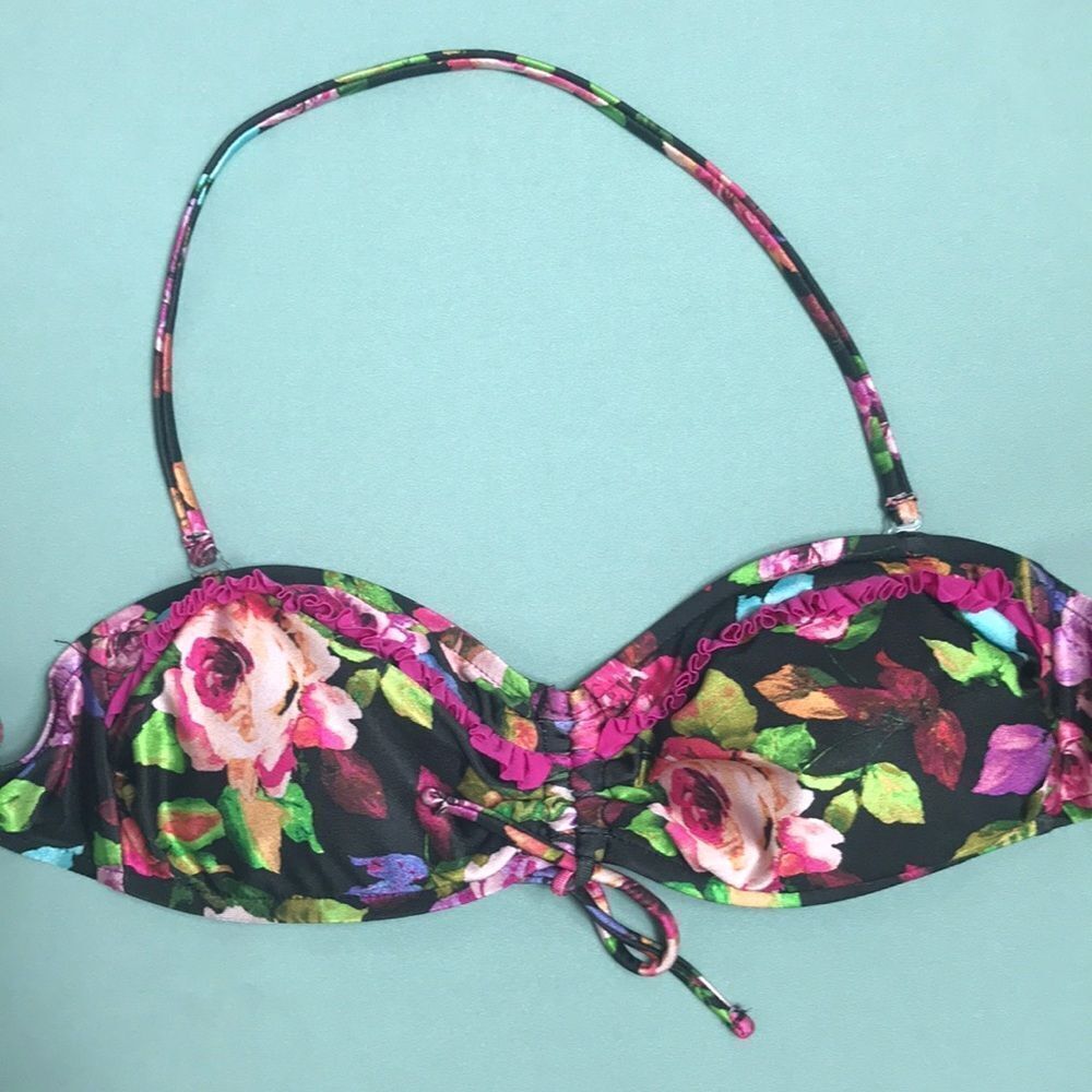 Floral Pattern Swimsuit. - Picture 2 of 8